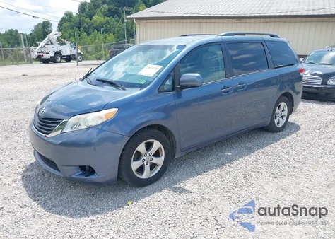 2013 Toyota Sienna Le V6 8 Passenger из США, поврежденный, VIN 5TDKK3DC4DS357435